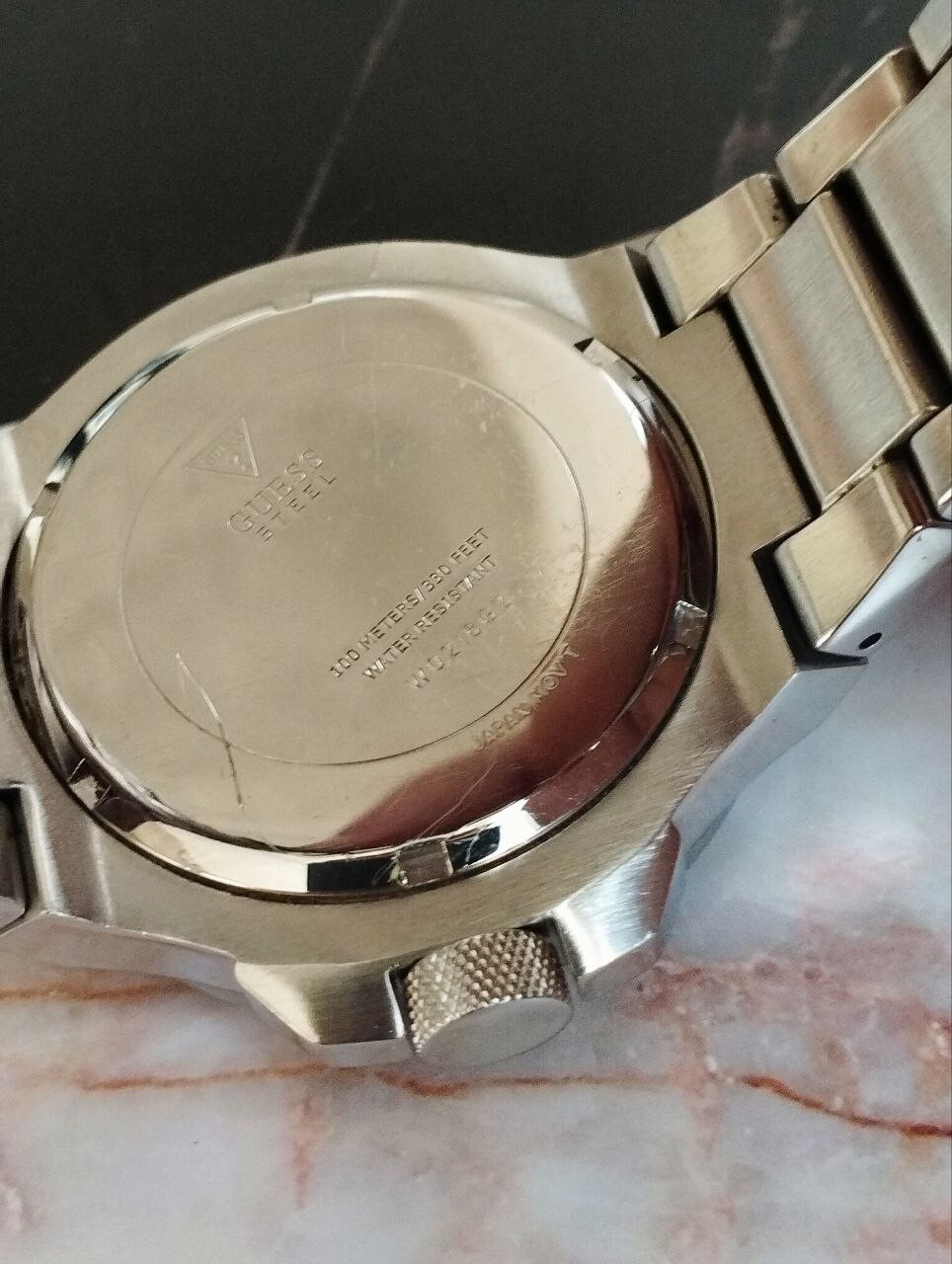 GUESS W0218G2 MENS SILVER STAINLESS STEEL WATCH WITH CASE GREAT CONDITION