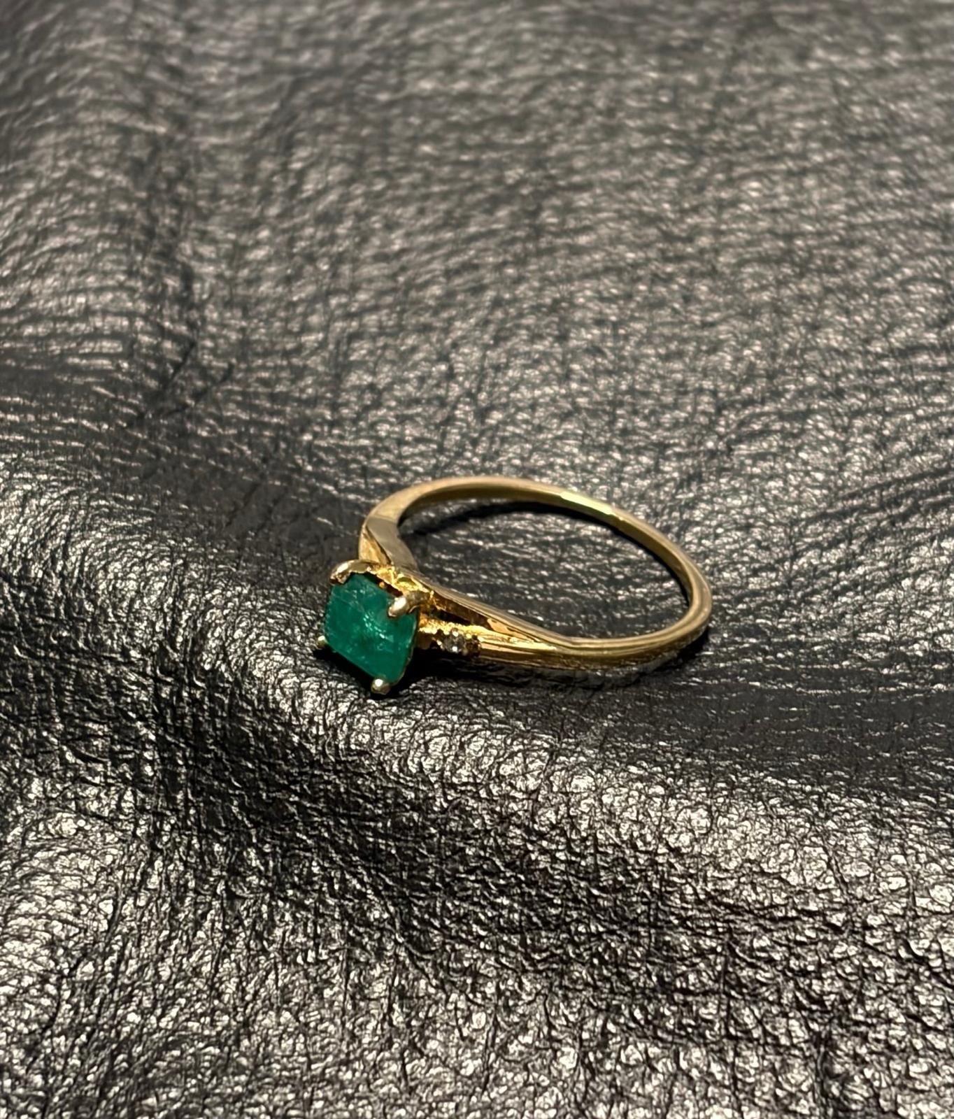 18k gold colombian emerald and natural diamonds ring