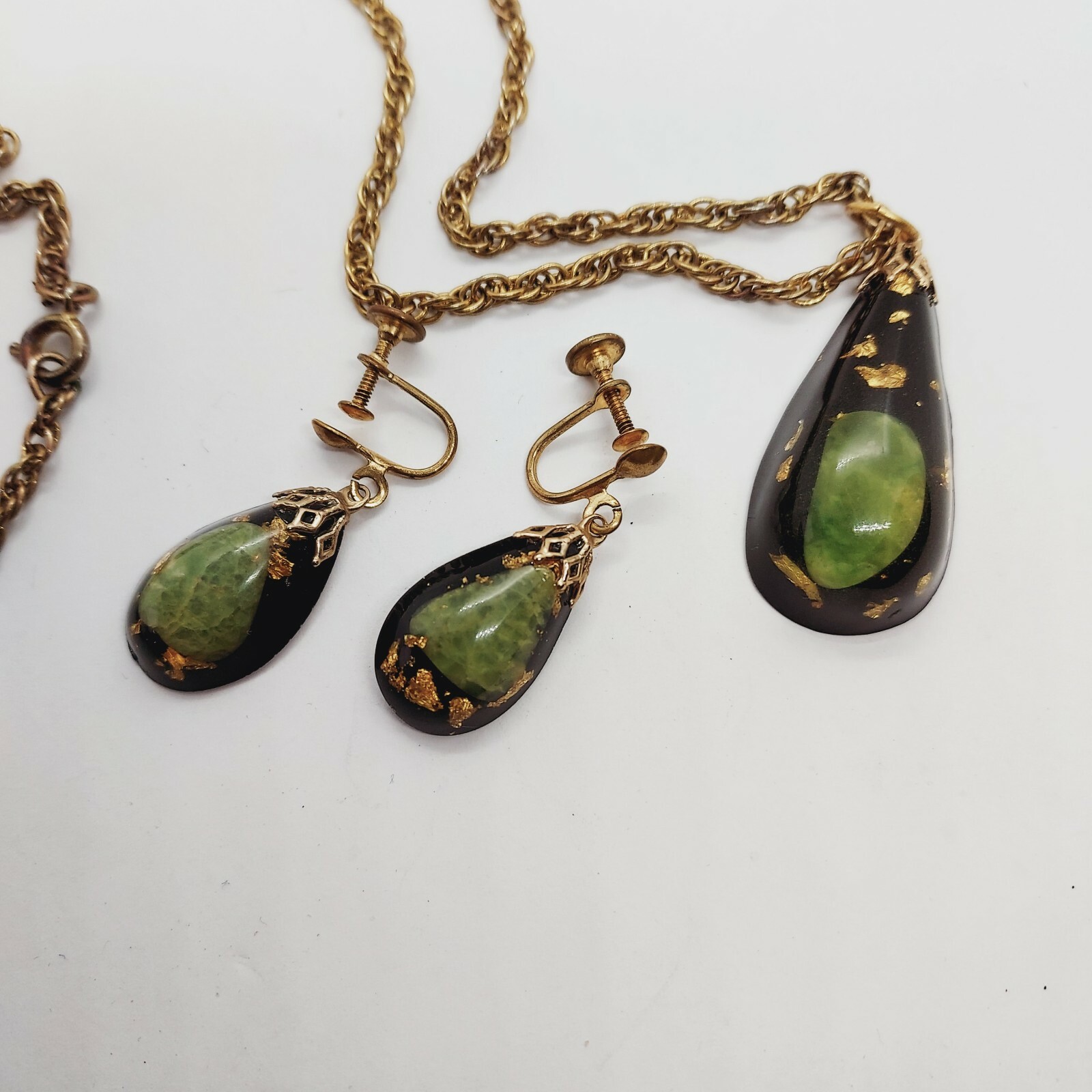 Vtg Necklace Earrings Set Lucite Gold Flake Plastic Resin Teardrops Mod Pendant