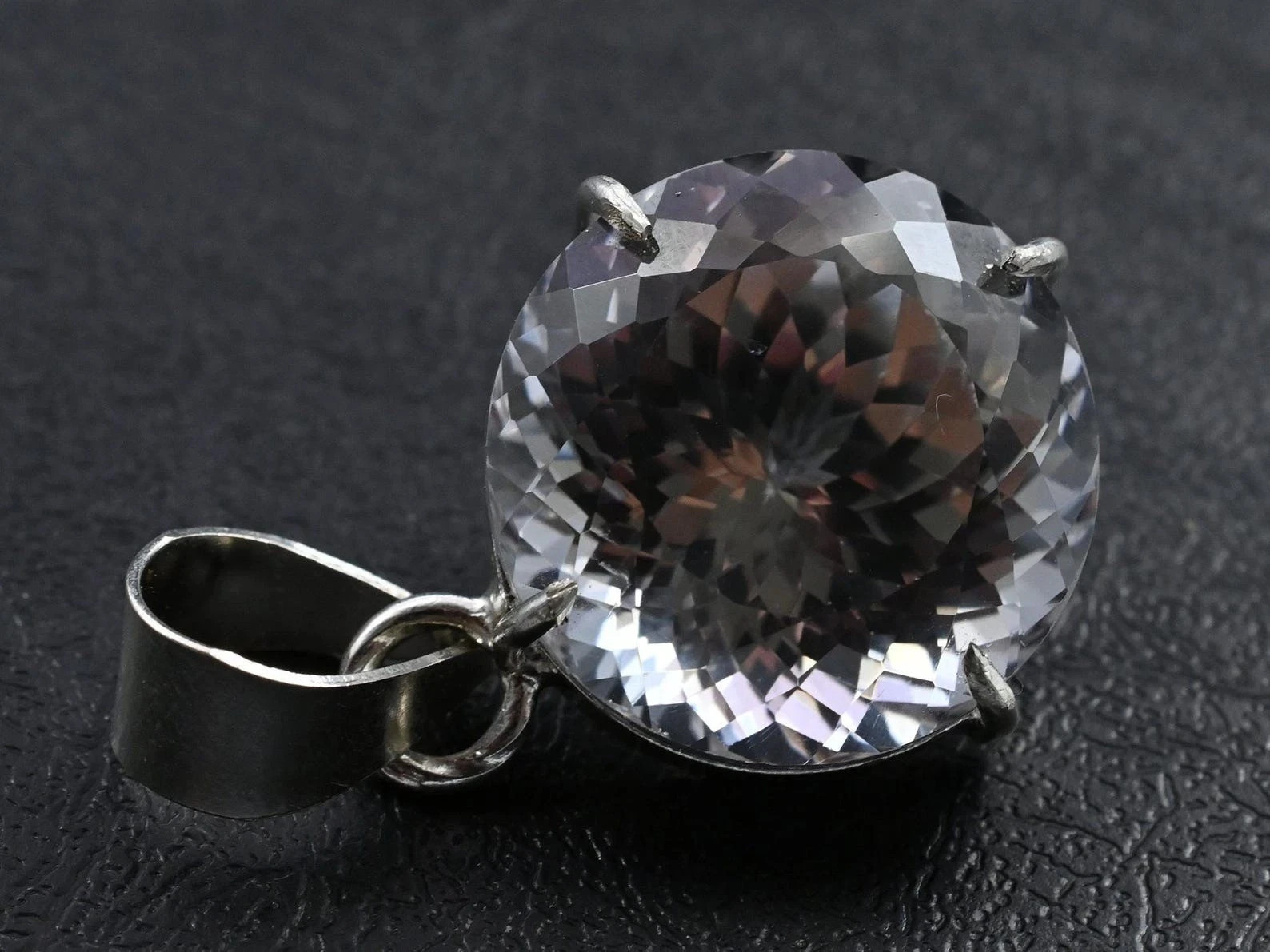 29.65 Ct+ Natural White Sapphire Round Cut 925 Solid Silver Pendant Gemstone