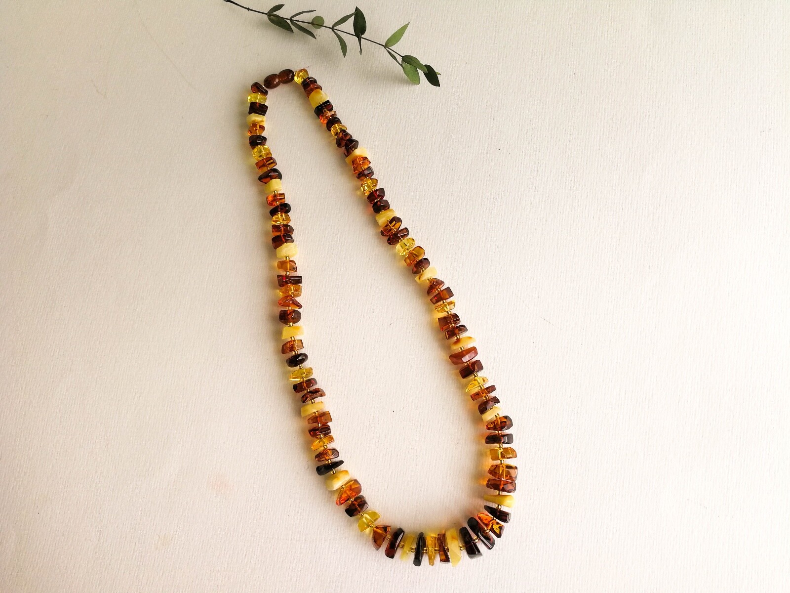 Natural Baltic Amber TORVELA necklace mix color faceted chips Bead 1oz 21,25in