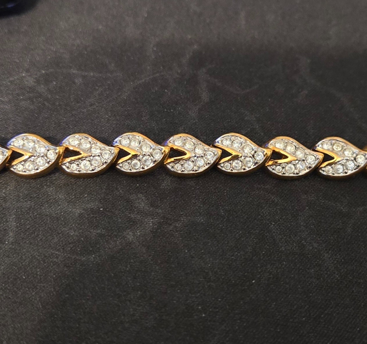 Vintage signed Swarovski Gold-Tone Clear Crystal Leaf Link Bracelet 7 inch