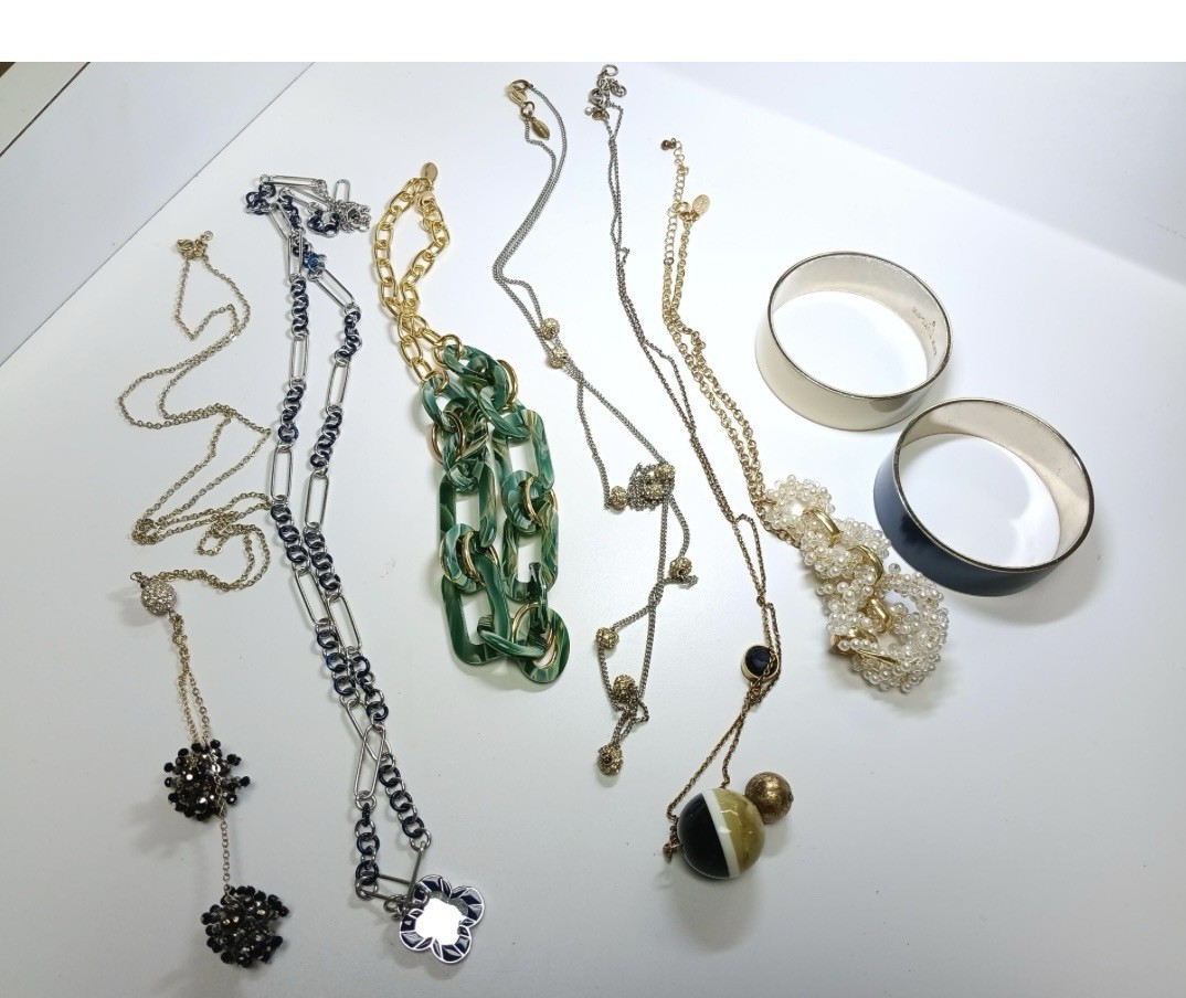 Ann Taylor Jewelry 8 Pcs Bracelets Necklaces Blue Green Ivory gold Silver Tones