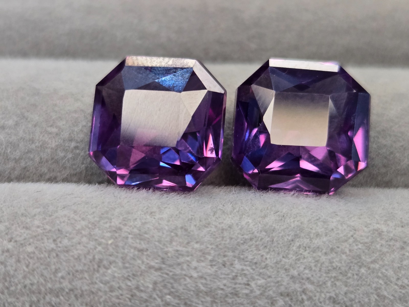Radiant Cut Alexandrite Gemstone Pair 20-22 Ct Color Changing Loose Gemstone VVS