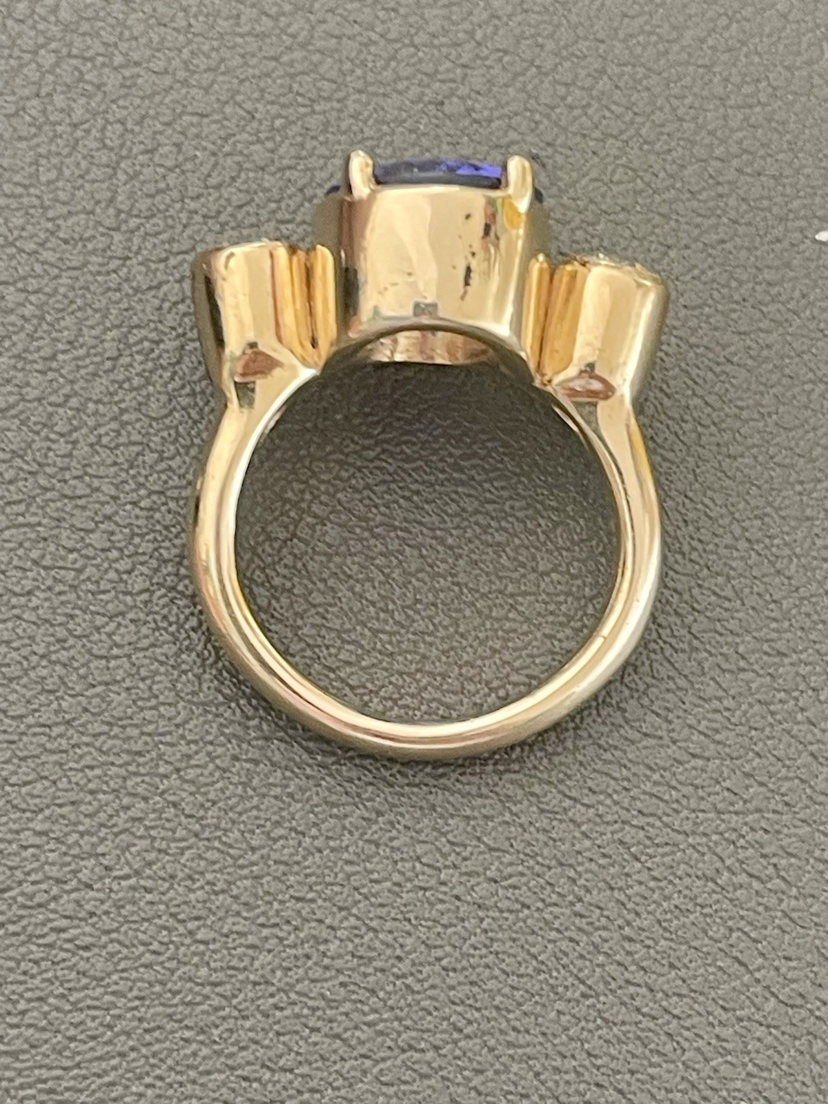 Gorgeous One Of A Kind 14k 5.5CTW Tanzanite and 0.50CTW Diamond Ring. S6 (X332)