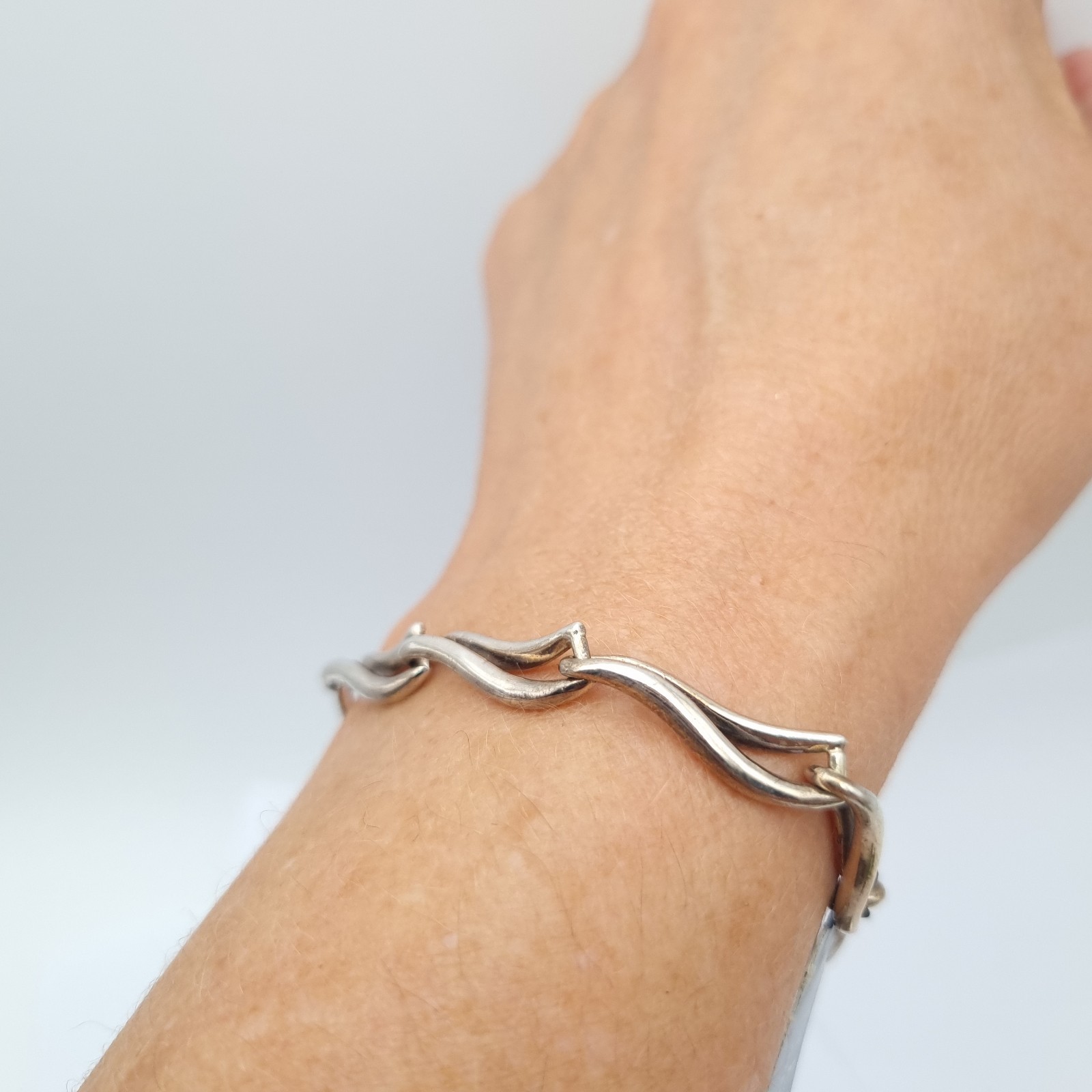 Sterling Silver Link Bracelet Curvy Chain Chunky Classic Gift Box 15g 925 19cm