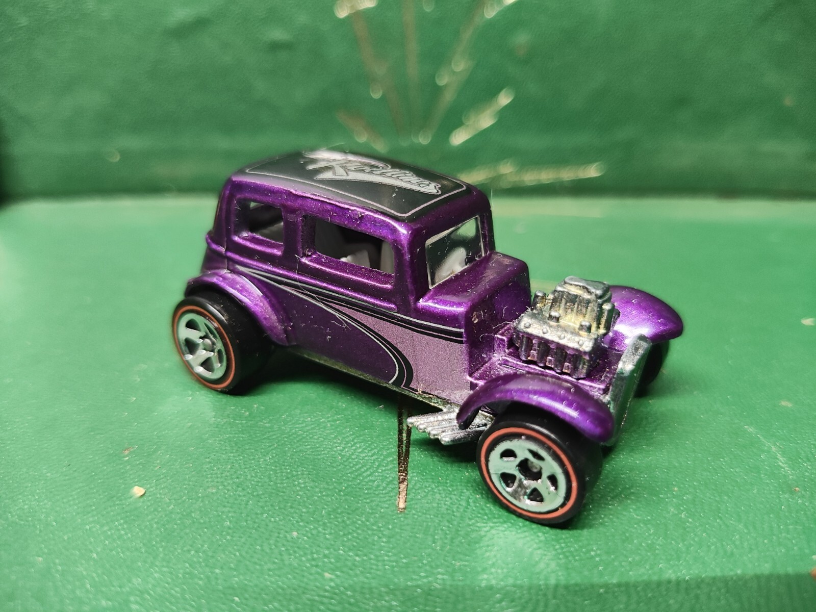 VINTAGE 1968 MATTEL HOT WHEELS PURPLE 32 FORD VICKY REDLINES/HOT ROD