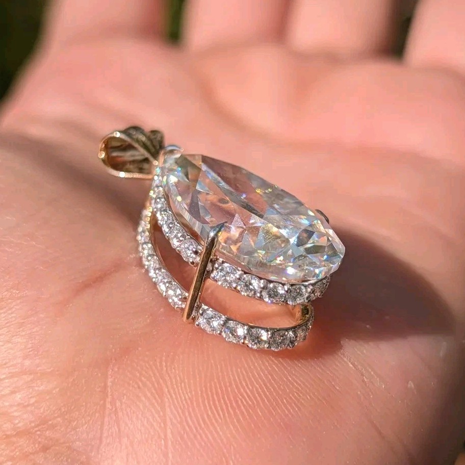 Rare 35 Ct Certified Treated Pretty White Diamond Solitaire Pendant, 925 Silver