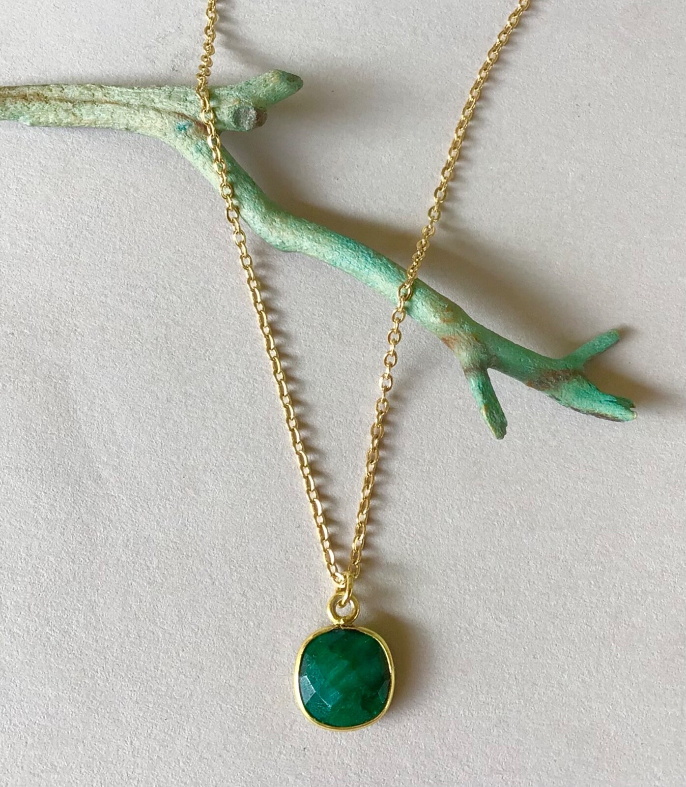 NEW HANDMADE SUNDANCE CHARM NECKLACE HANDCRAFTED GOLD PLATED GEMSTONE JEWELRY