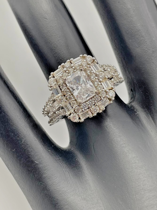 FZN FUZION CREATIONS 925 STERLING SILVER BAGUETTE EMERALD CZ RING SIZE 6 3113
