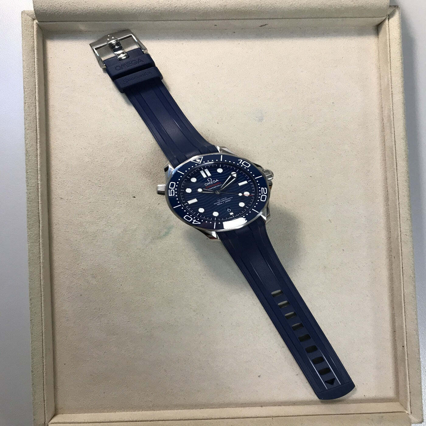 Omega Seamaster Diver 300M Blue Dial 42 mm Steel Watch (210.32.42.20.03.001)