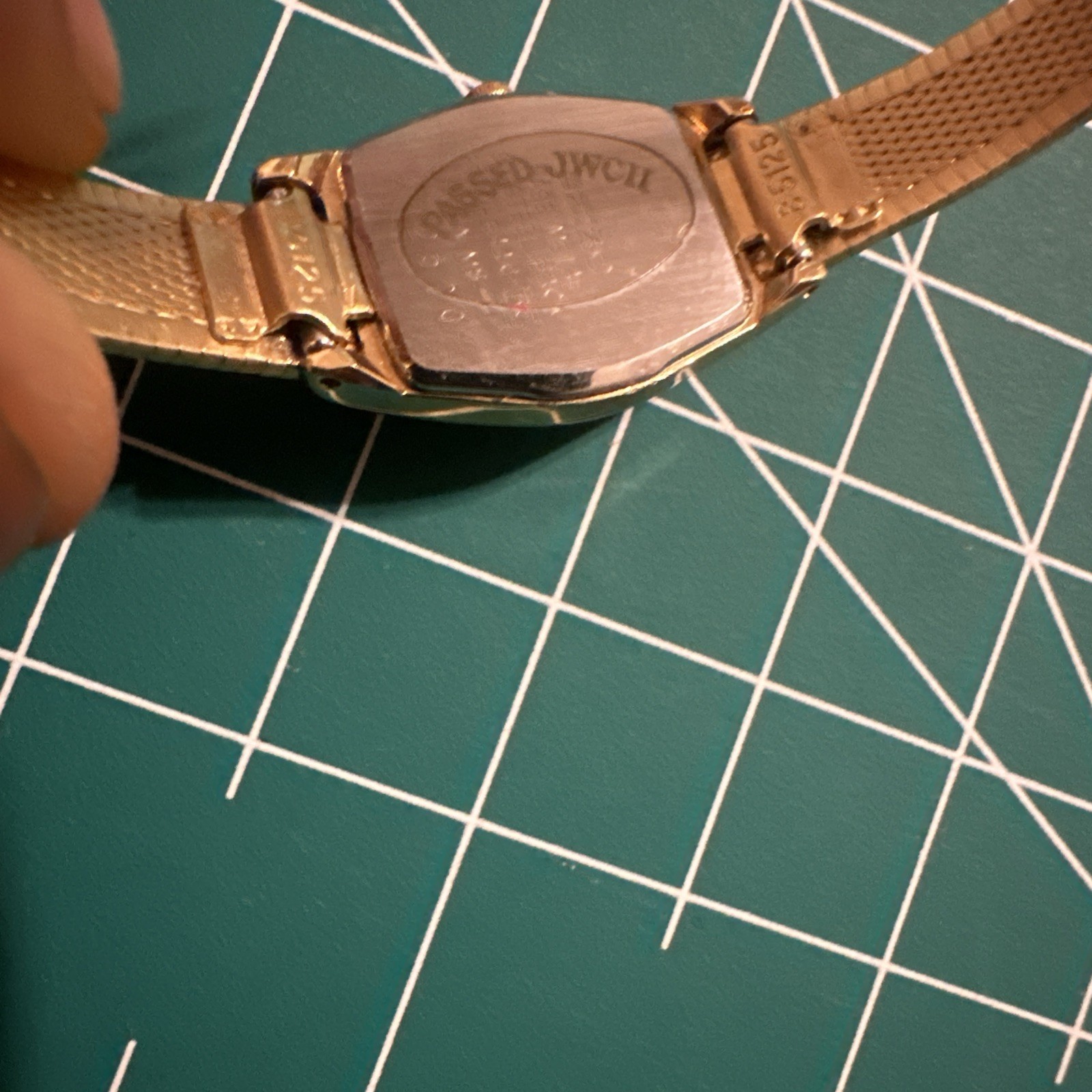 Vintage Seiko Watch Women’s Classic Luxury Gold Tone 2C20-6440 Gold Dial