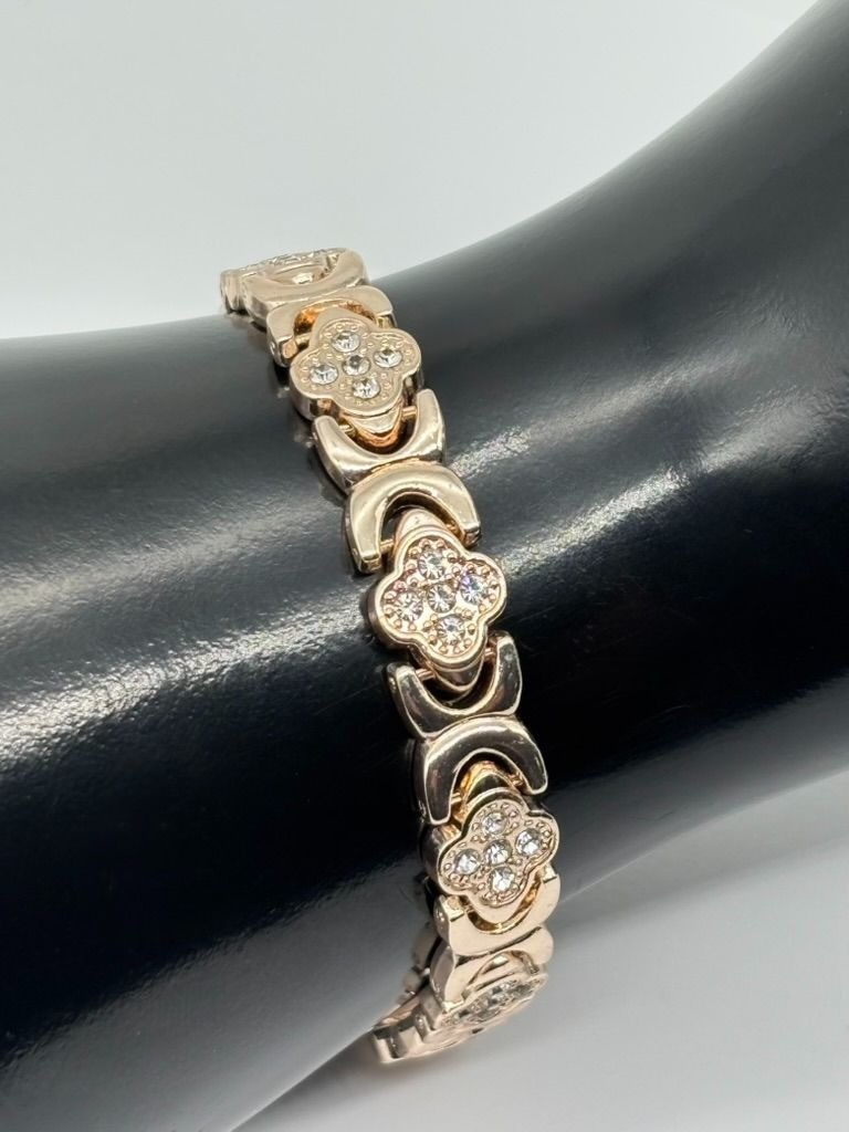 Stainless Steel Magnetic Therapy Bracelet Clover Pattern in Gold-Tone Not Signed