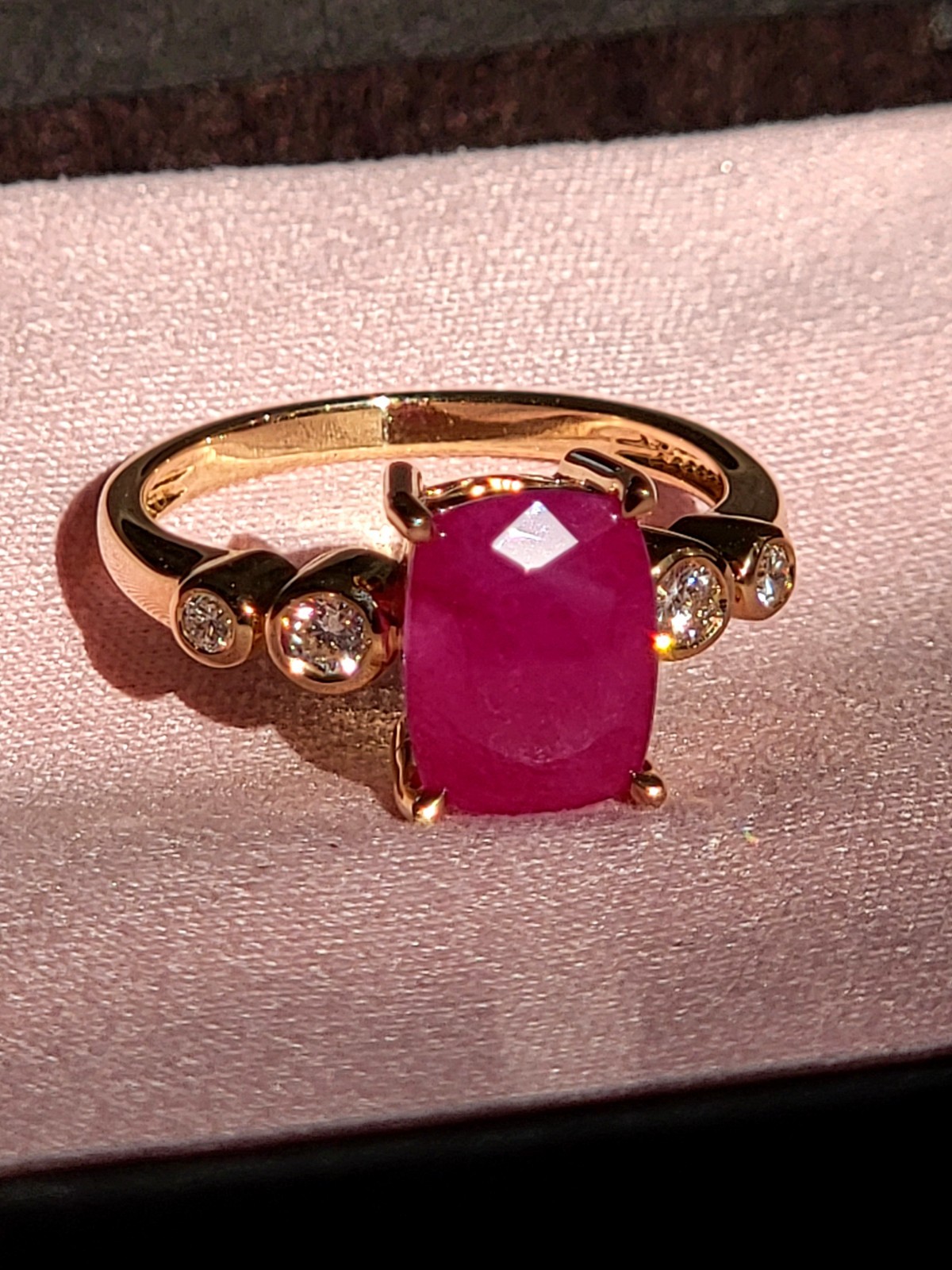 10K Yellow Gold 2.25 ctw Natural (heated only) Ruby 0.17 Diamond Ring Size 6 NEW
