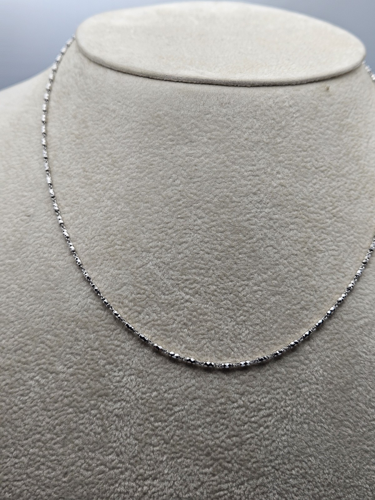 18K White Gold Diamond Cut Bead Chain Necklace Minimalist 18” Italy 1.6mm, 5.7gr