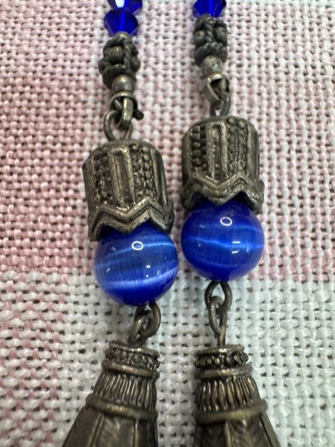 Vintage Czech Style Cobalt Blue Glass Sautoir Lariat Necklace Cat’s Eye 36″ Boho