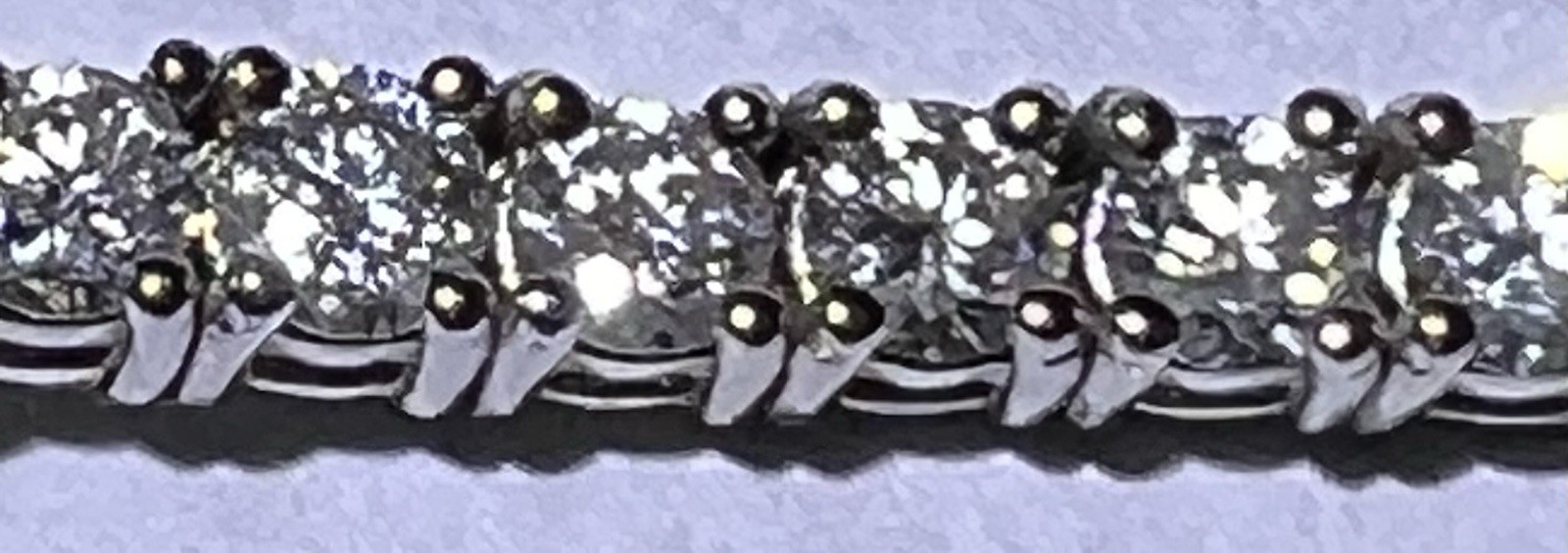 Gorgeous NEW 3 carat Natural Diamond Tennis Bracelet set in 18kt white gold