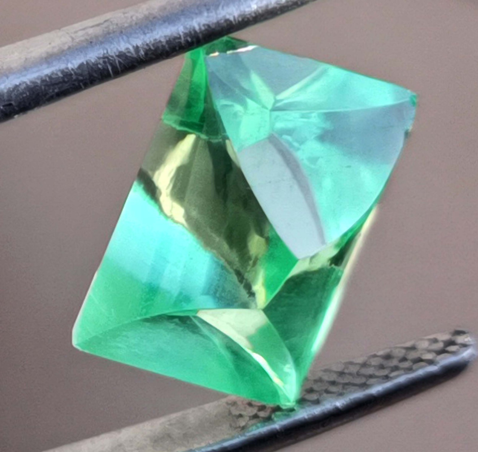 2.30 Carat Raw Greenish Diamond Colorless CVD VVS1 IGL Certified Loose Gem 5SDN