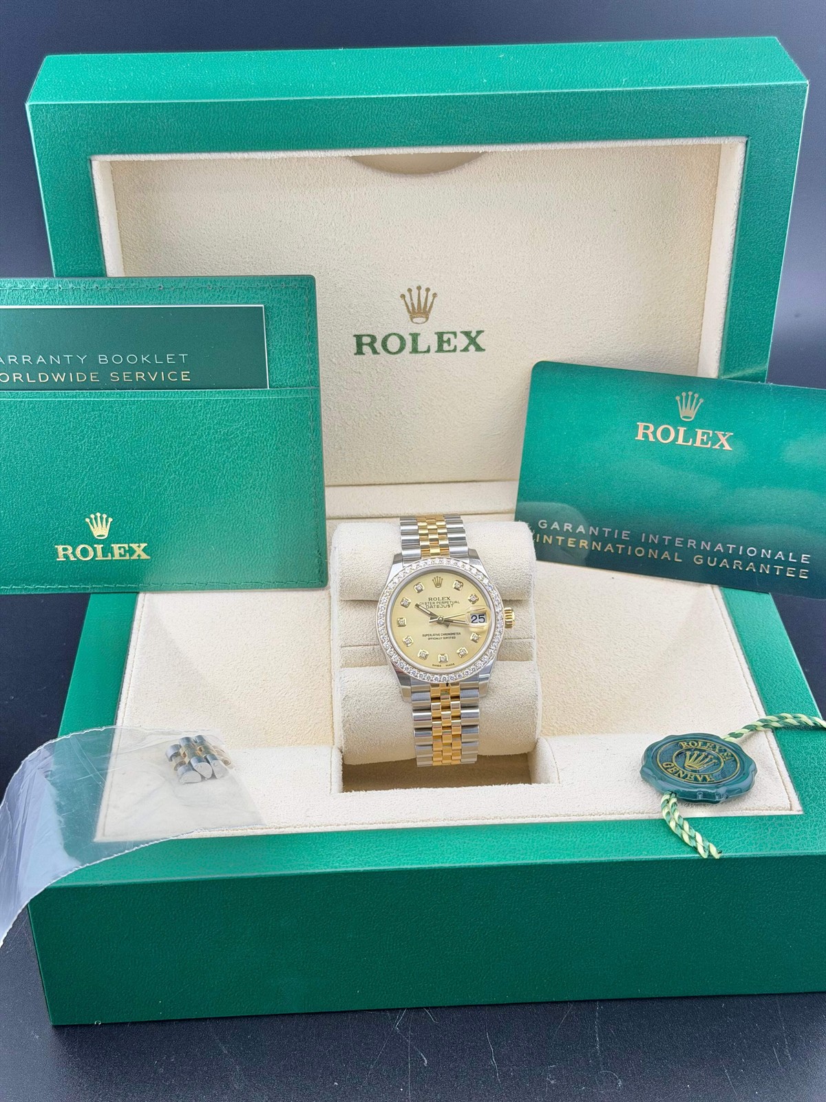 2021 Rolex Date-Just 31 Champagne Diamond Bezel & Diomand Dial 278273 31mm 18K Y