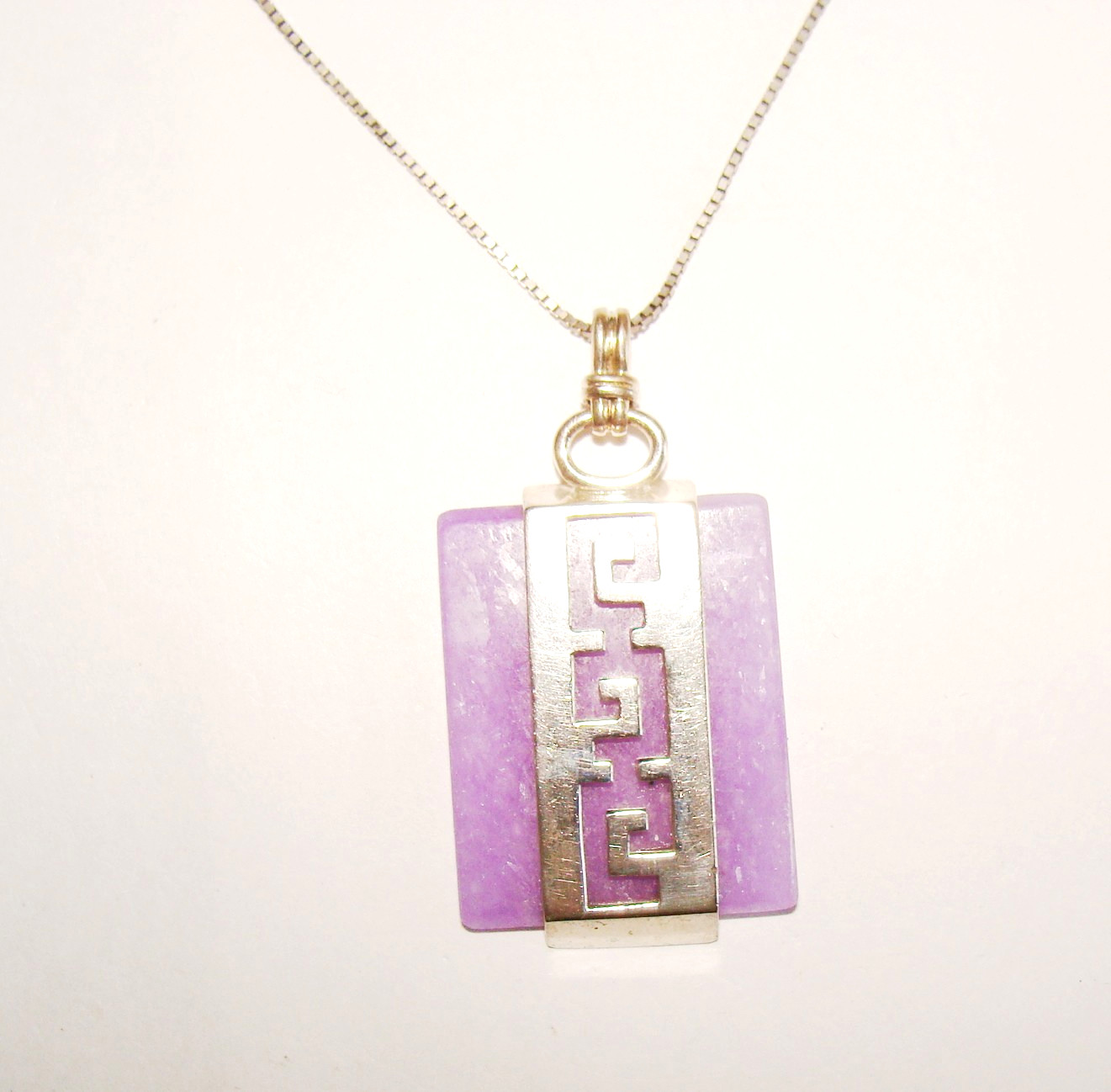 Ross Simons 10.7g Sterling Silver Carved Lavender Jade Pendant & 16″ Necklace