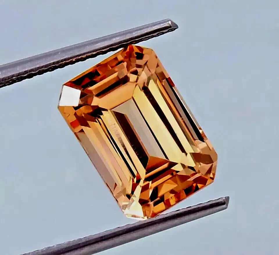 Medagascar Golden Umba Sapphire 7-9Ct Natural Loose Emerald Cut EGL Gemstone