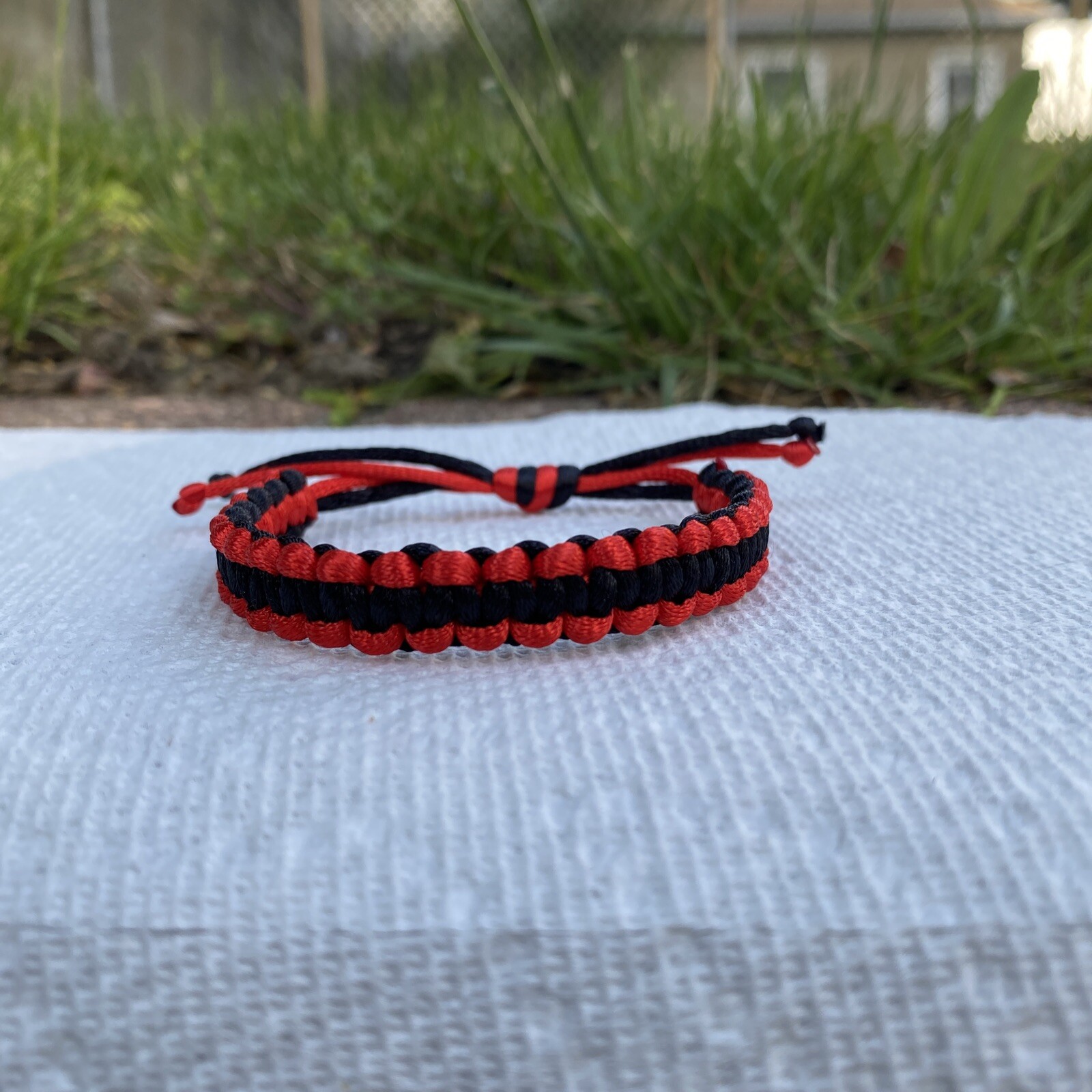 ALBANIA Bracelet Byzylyk RED BLACK Satin Rattail Cord Shamballa Nylon Macrame