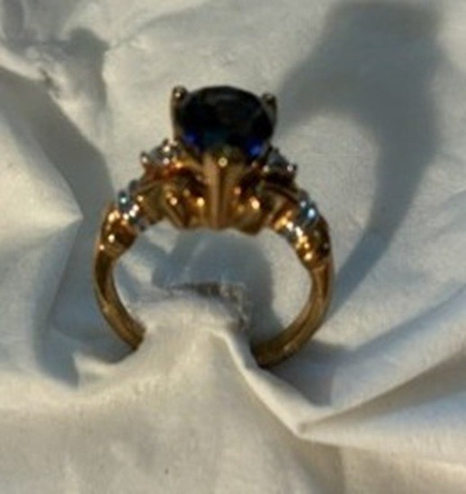 3.8 ct Sapphire with 2 CZs set in Gold – Size 5 1/2 – New