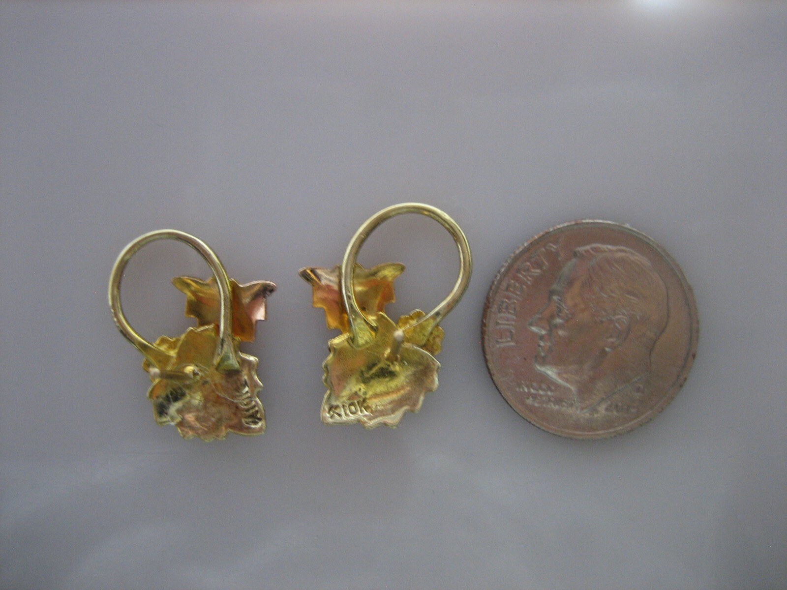 VINTAGE 10K Multi-Tone Gold Black Hills Leaves & Grapes Stud Earrings 2.4 GRAMS