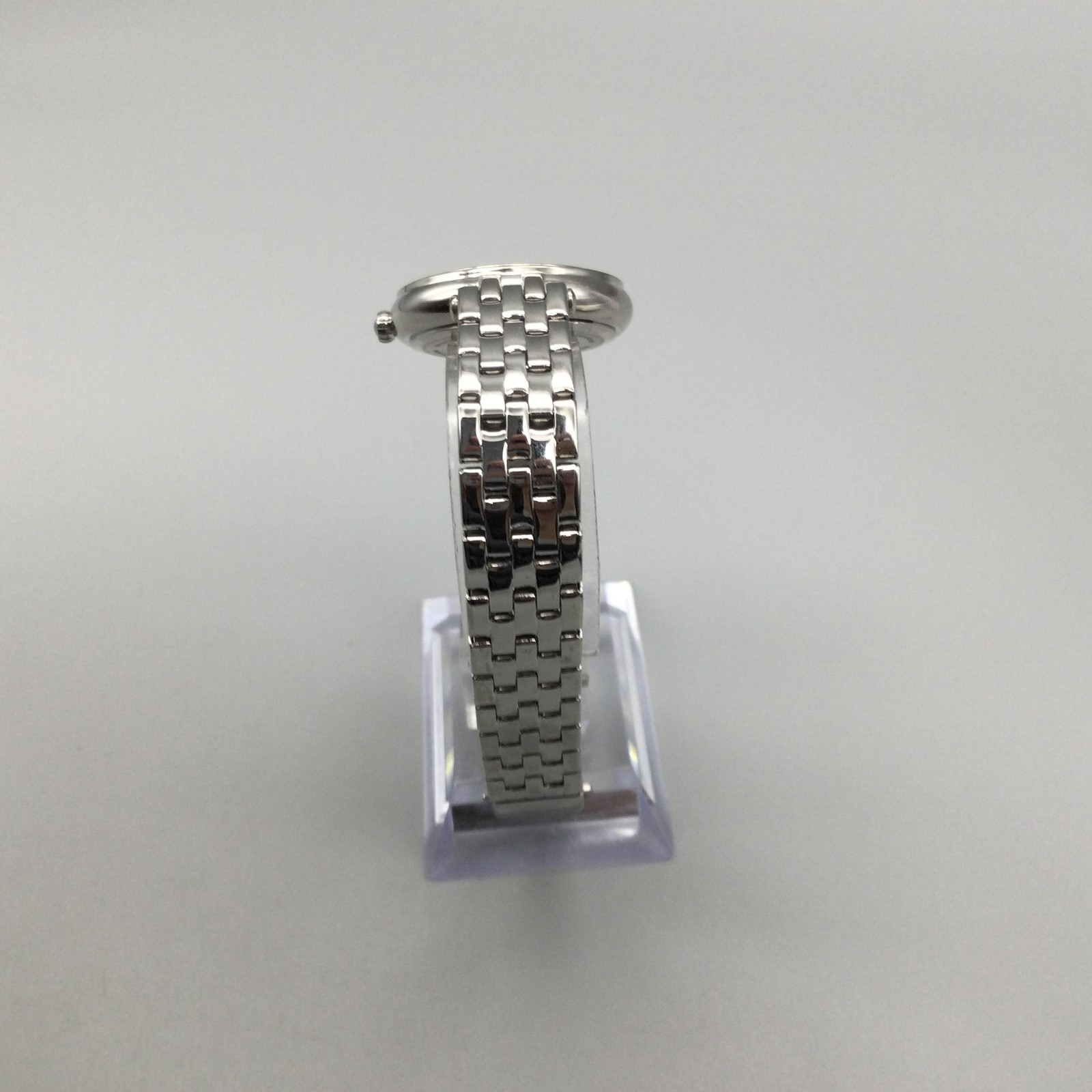 Caravelle New York Womens Watch 29mm Silver Tone Crystals Steel New Battery 7.5″