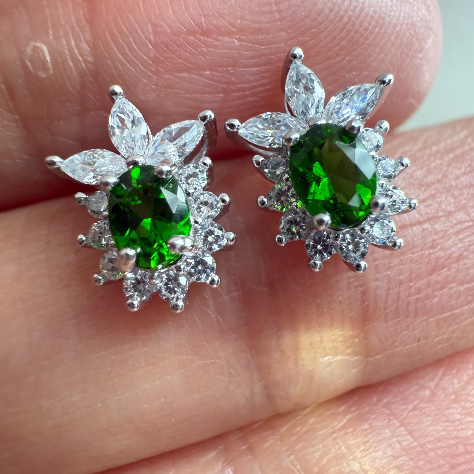 925 Sterling Silver Earrings 4x3mm Natural Diopside Gemstone Zircon Flower Stud