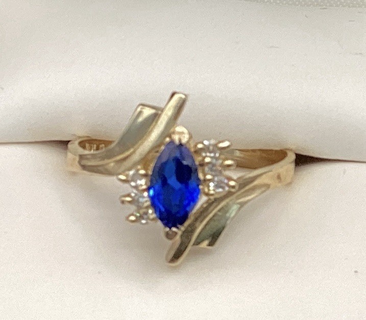 New 10KT stamped yellow gold marquise September birthstone ring women size 8.25