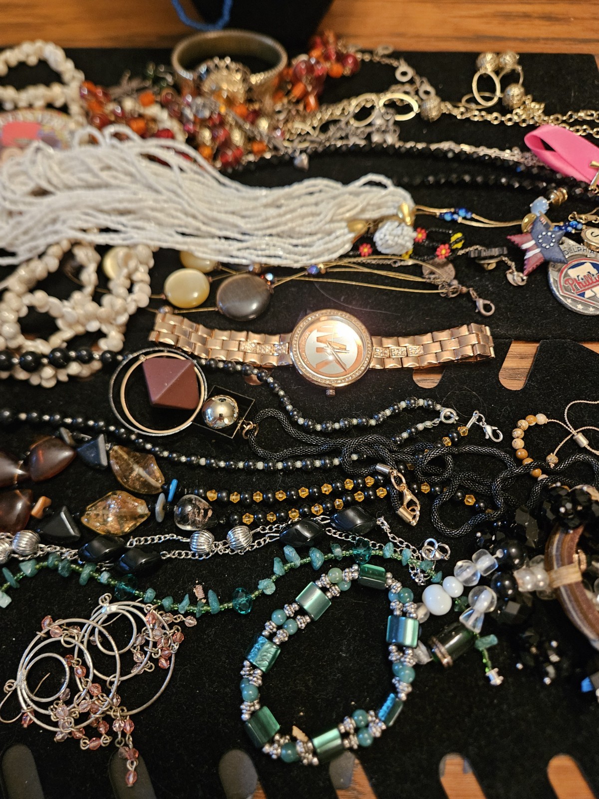 Vintage Lot Jewelry Wear Repair Craft Beads Glass Watch Plastic Metal Shell