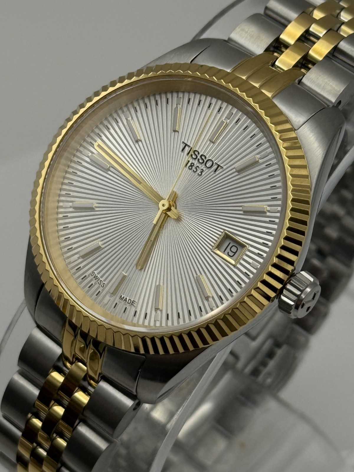 Tissot Ballade Quartz Silver Dial Ladies 34mm. Watch T1562102203100
