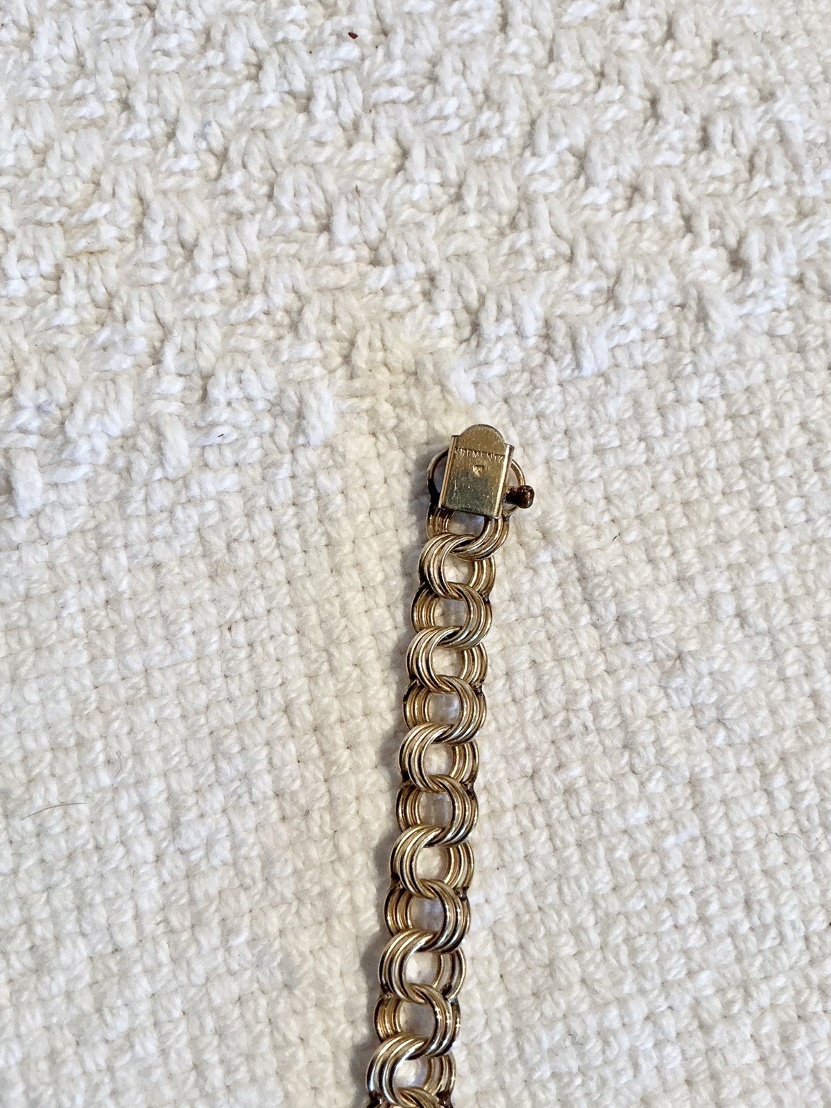 Vintage 7.5”Krementz Gold-Tone Curb 3 Link Bracelet Weighs 7.1 Grams.