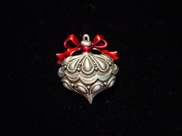 “JJ” Jonette Jewelry Silver Pewter ‘CHRISTMAS Ornament #1’ Tack Pin
