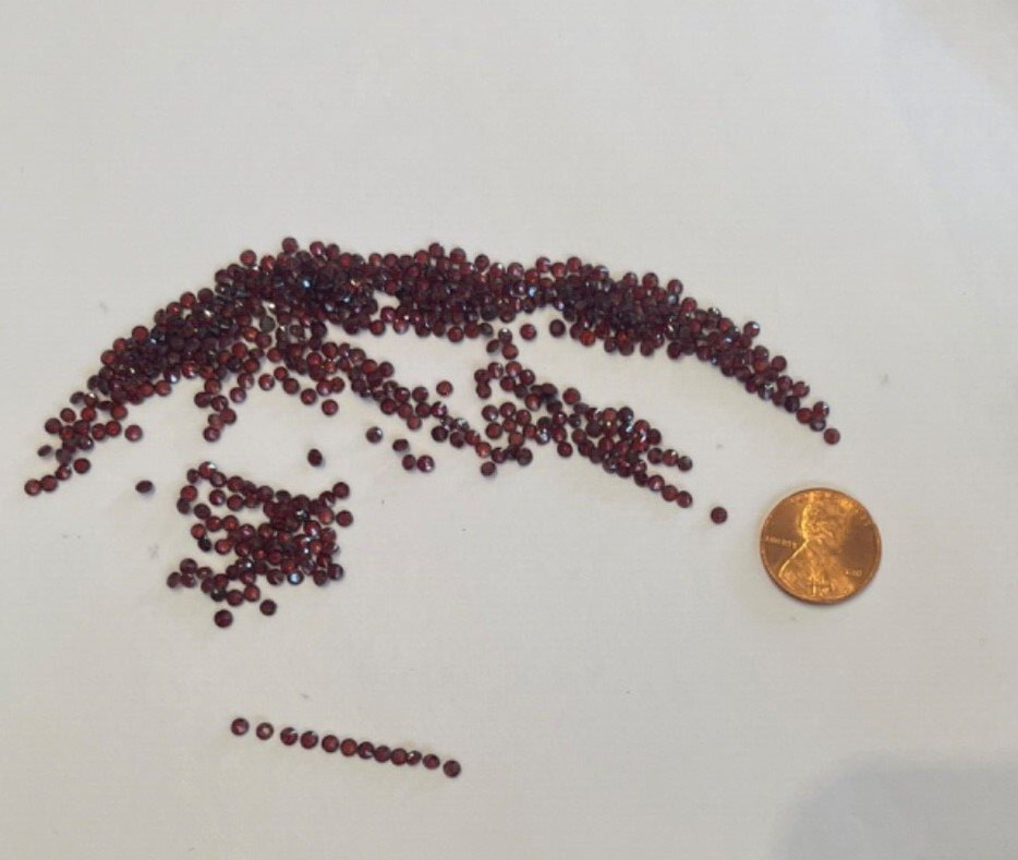 ONE LOT OF 50 PIECES 2.75-3.00 MM GENUINE ROUND FACETED GARNETS BELOW WHOLESALE