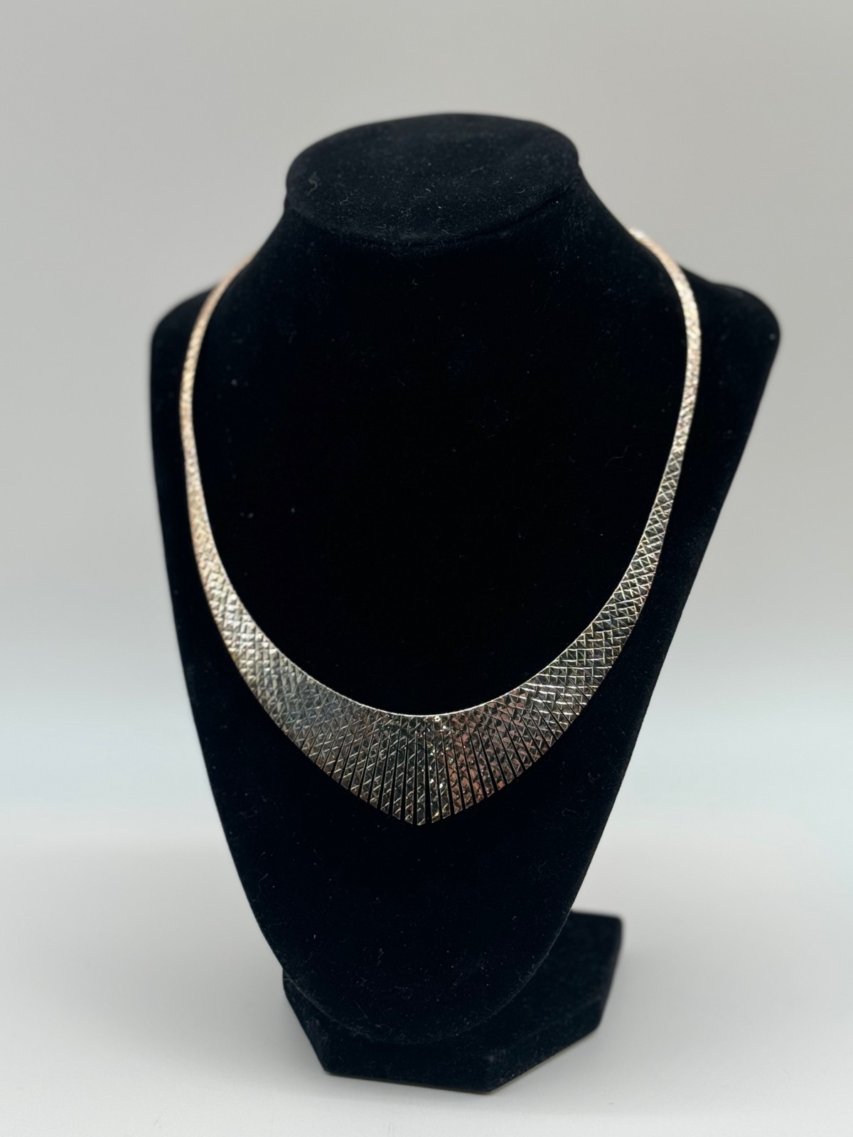 Ultra fine Silver Graduated Cleopatra necklace 18 inches with etched texture