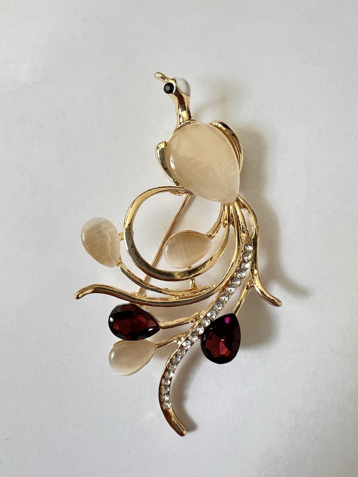 Gold Tone Peacock Bird Brooch Pin Red Crystal Beige Cat’s Eye Rhinestone