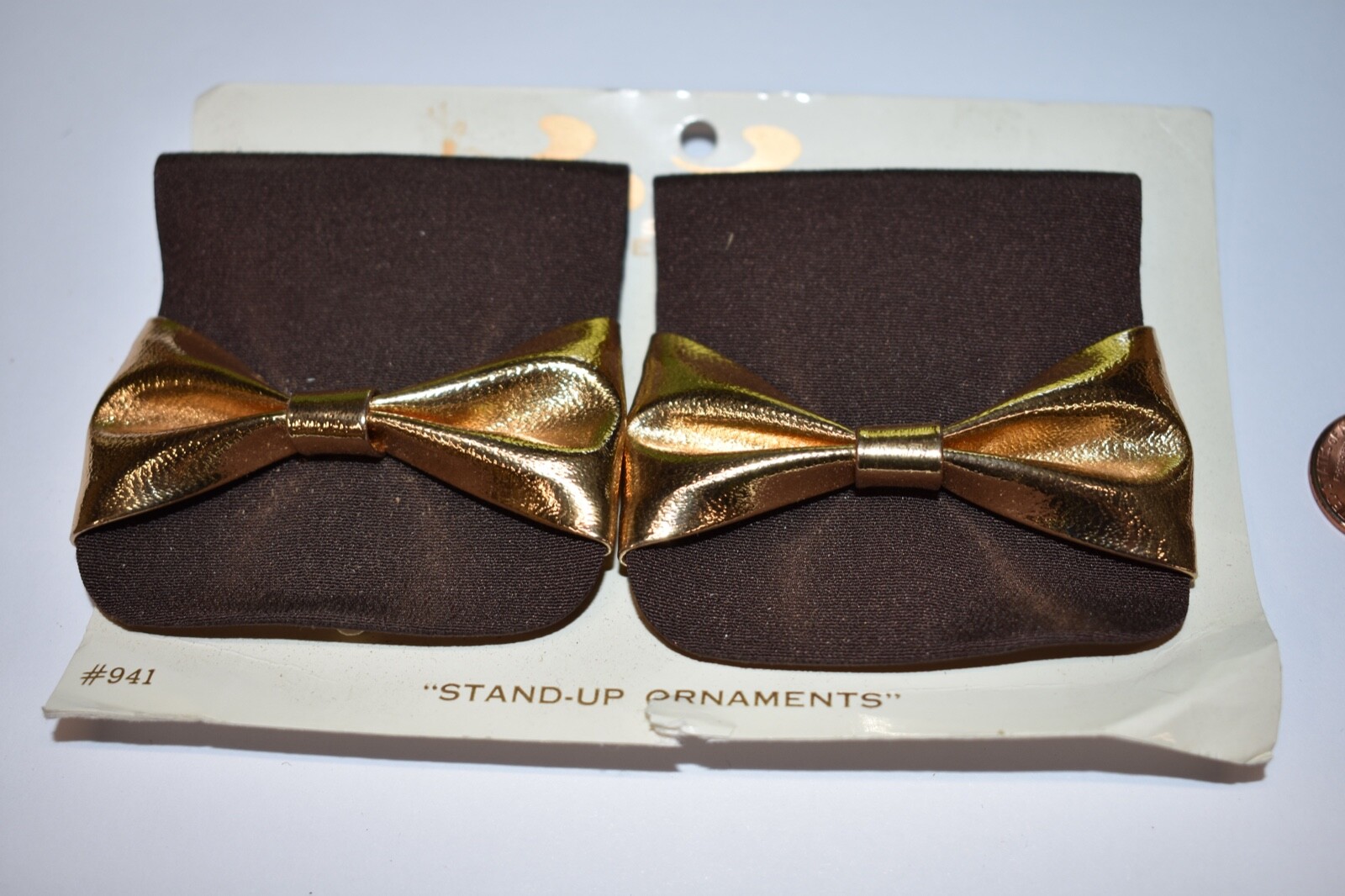 VINTAGE DEAD STOCK SHOE CLIPS * BROWN FABRIC WITH SHINY GOLD BOW * TIP TOP