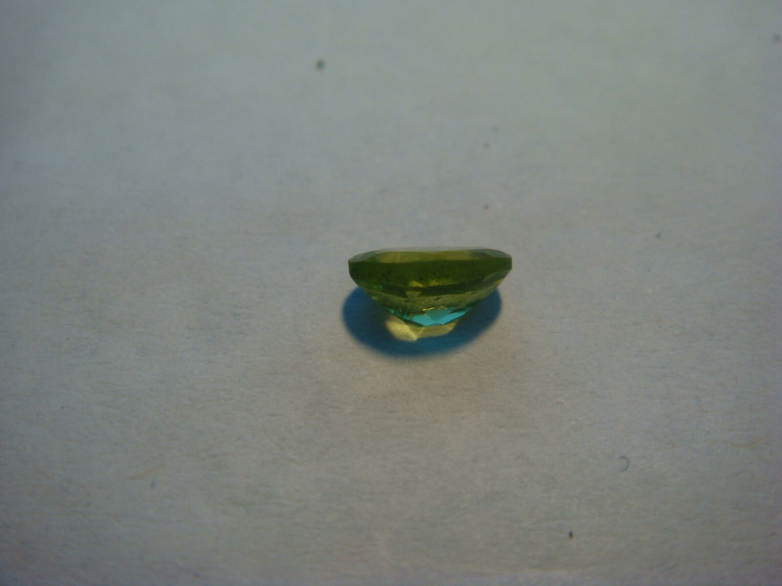 Peridot Oval Cut Gemstone 7 mm x 5 mm 1 Carat Natural Gem