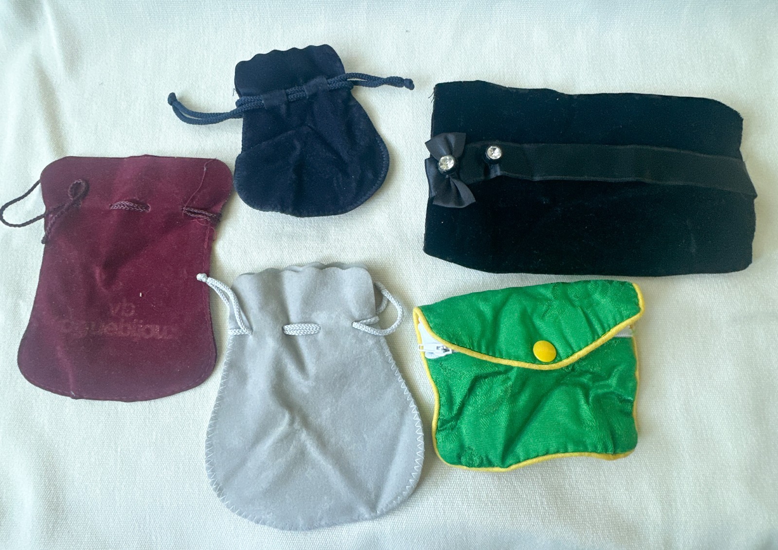 Vogue Bijoux Lot Vintage Jewelry Pouches Bags Black Gray Green Red Drawstring