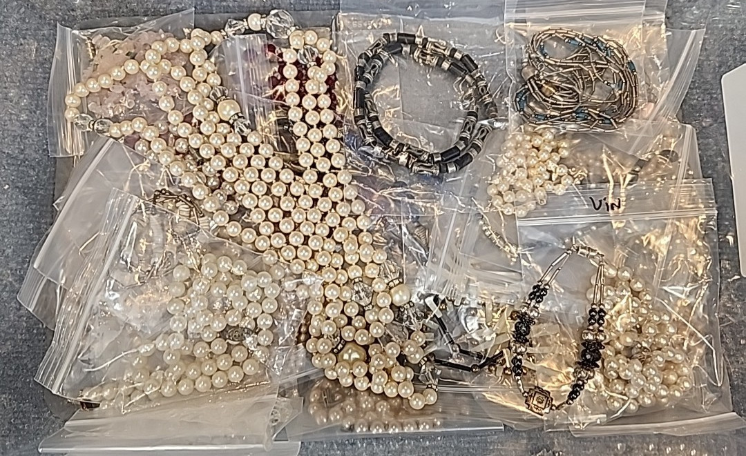 Jewelry Wearable Vintage Collection 5 Lbs Lot #515 See Description