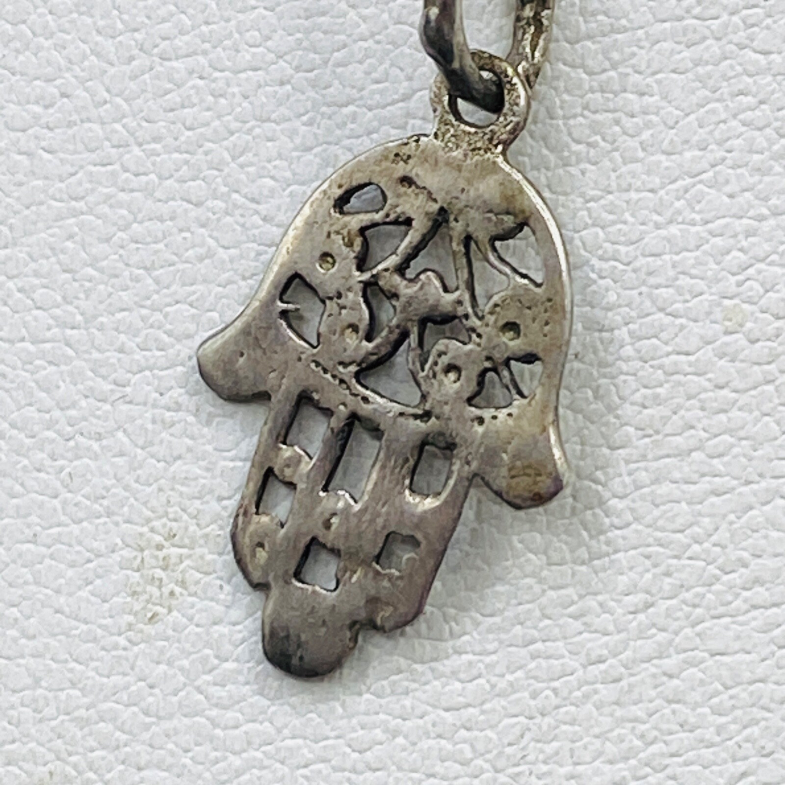 HAND OF FATIMA Hamsa Pendant 20mm Vintage Approx 40cm Box Silver Tone Chain 3g
