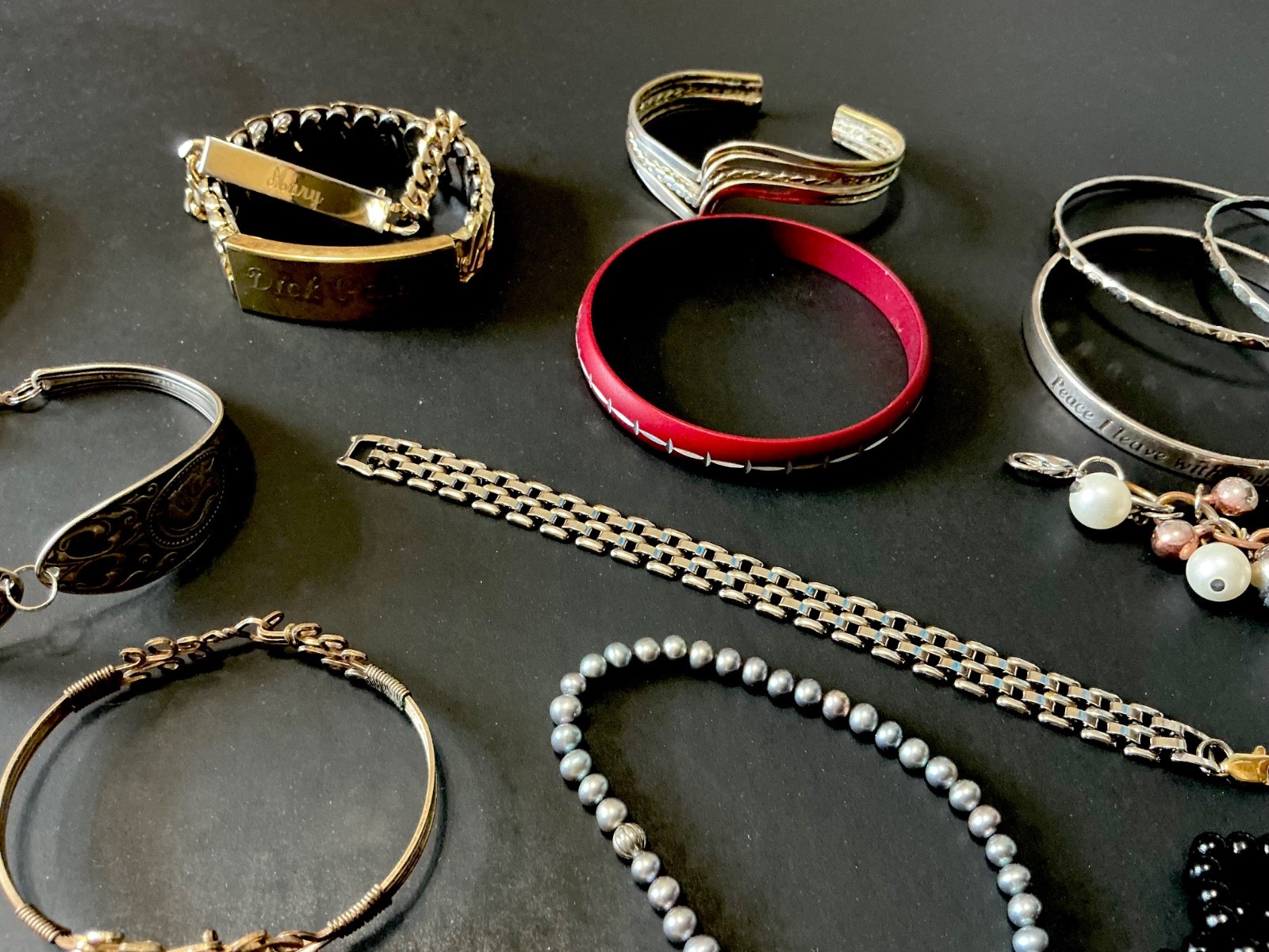 RE-SELL LOT OF 26 NICE VINTAGE BRACELETS RHINESTONE BANGLES ETC 6-132