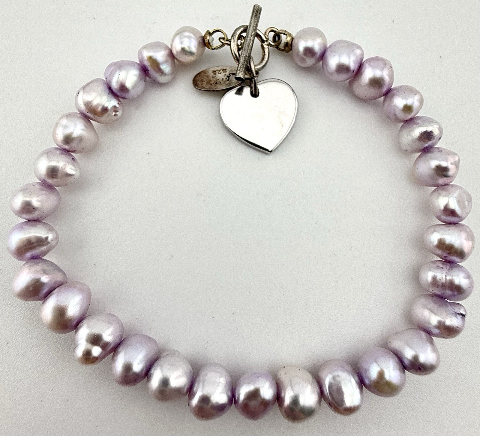 UNKNOWN ARTIST 925 SILVER DYED LILAC PEARLS 7 1/2” HEART CHARM BRACELET K842B