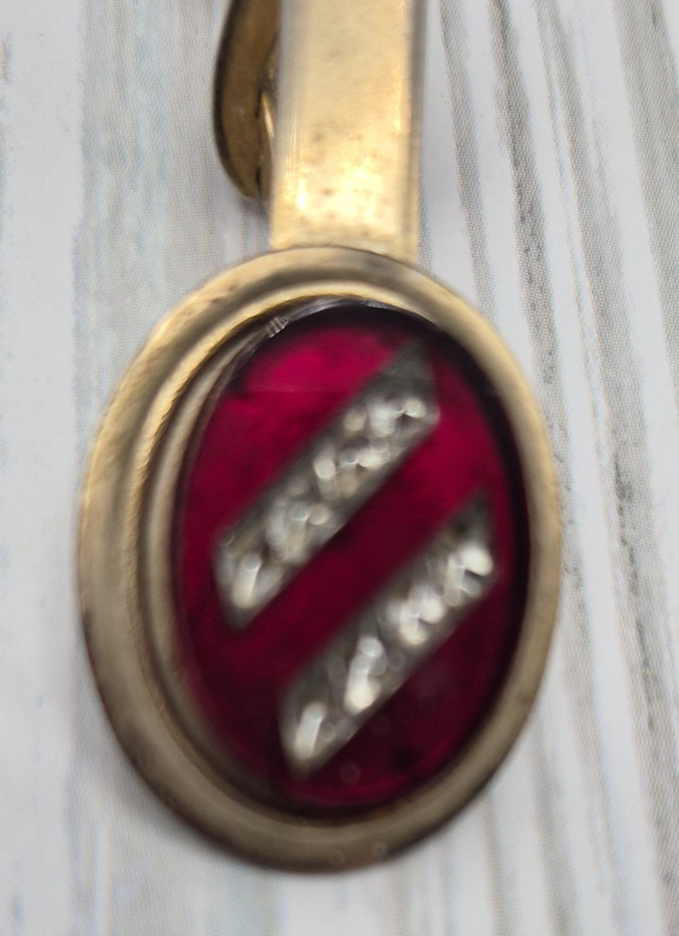 Vintage Red Acrylic & Glittering Rhinestone Focal Piece Gold Tone Tie Bar Clip
