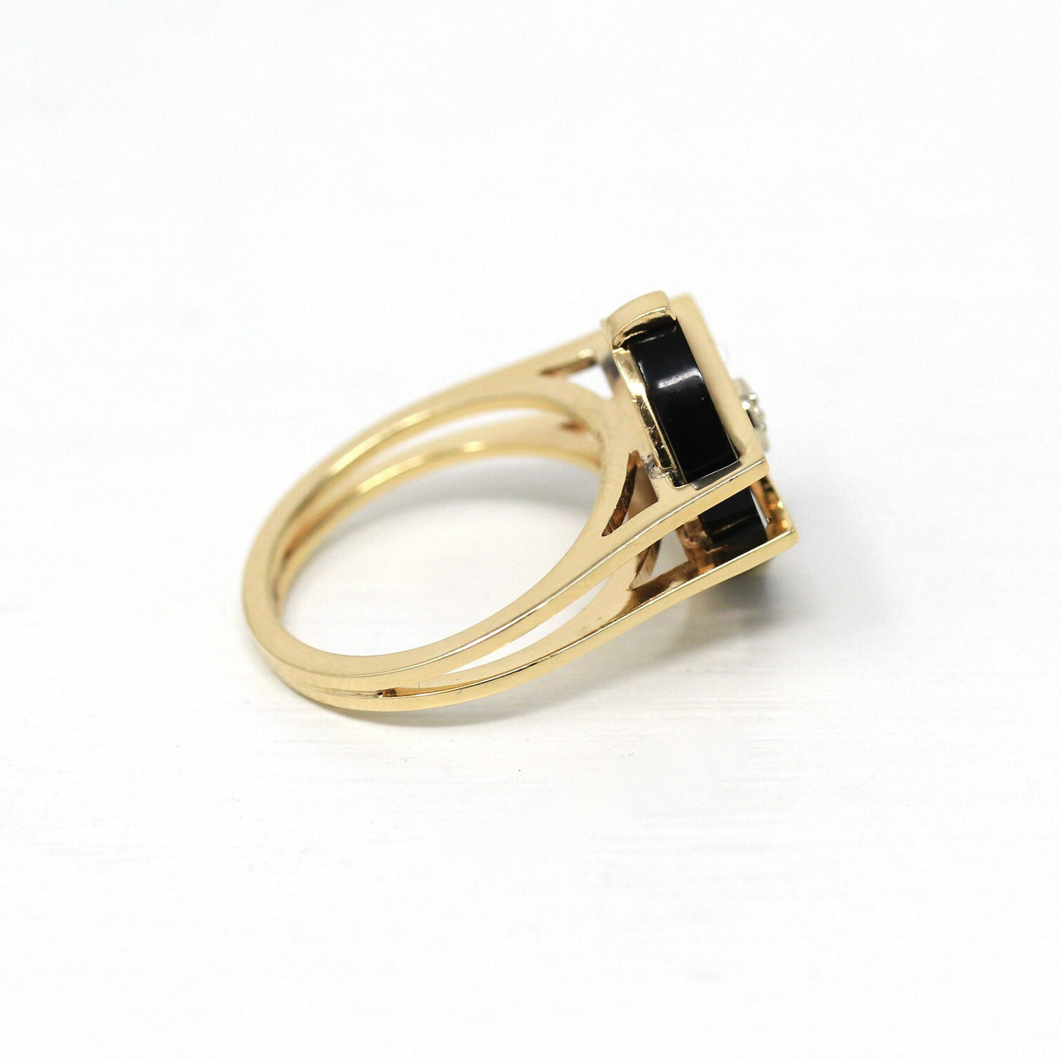Black Onyx Gold plated 925 Silver Round Antique Vintage Ring Size 7 H-35