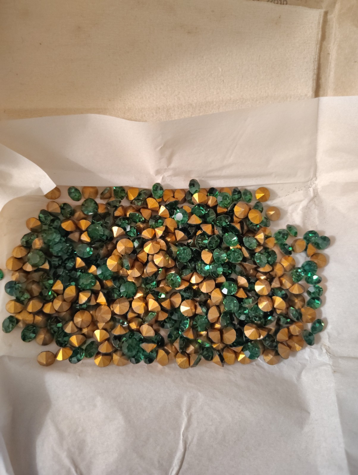 Vintage Swarovski Green Turmaline DS & Co Art 1100 SS29 6.2mm Chatons Full Pack