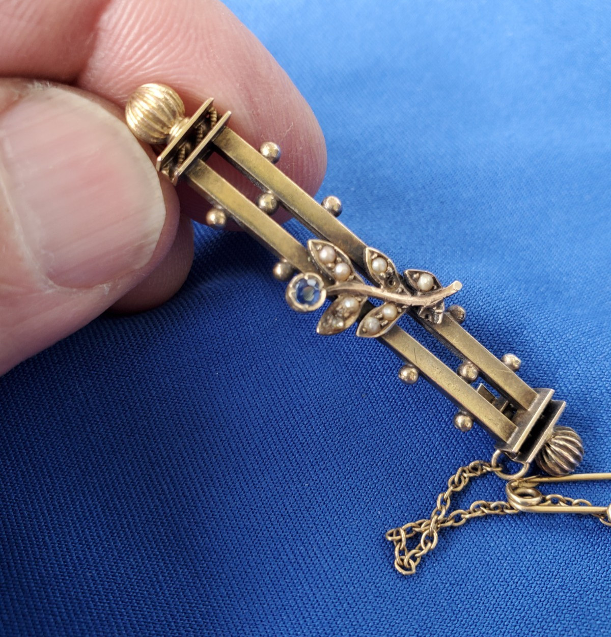 Original VICTORIAN SAPPHIRE PEARL Deco BROOCH 9K GOLD 4.2 GRAMS 2″ INCH Vintage