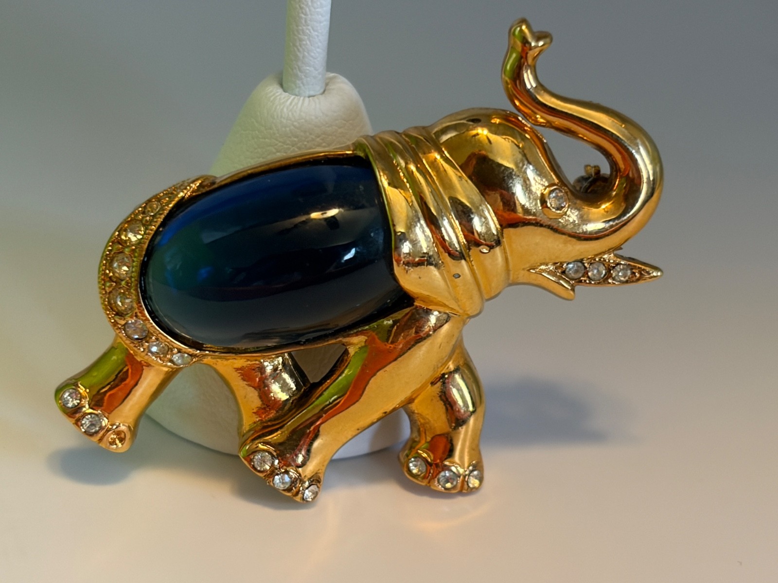 Signed Boucher Elephant Jelly Belly Brooch Blue W Clear Rhinestones Figural RARE